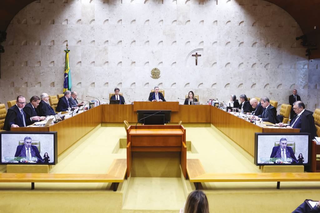 3-(opção)–STF—MINISTROS-2025-5-b.jpg ADVERTÊNCIA - Plenário do STF: sanções podem atingir outros ministros da Corte