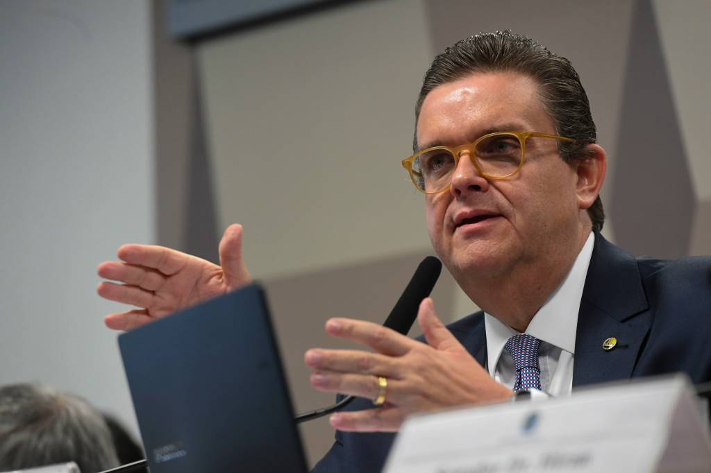 O papo de um provável convocado da CPMI do INSS com Hugo Motta