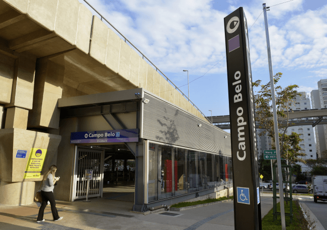 Campo Belo 3 Estação Campo Belo, linha 5-Lilás do metrô de São Paulo, na zona sul da capital