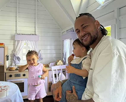 Neymar e filhas