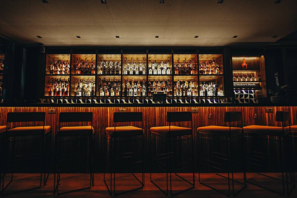 Bar de SP comemora primeiro aniversário com maratona e 20 bartenders convidados