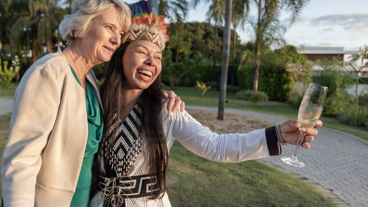 Fiona Flood e Wanda Witoto