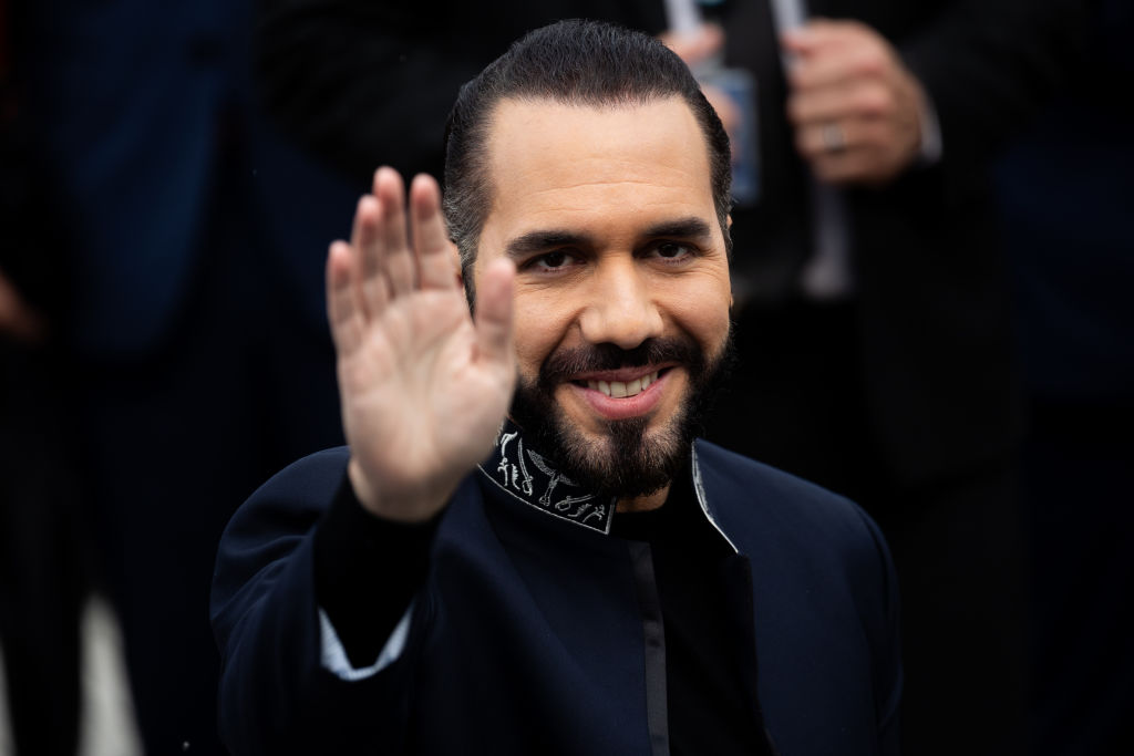 BUENOS AIRES, ARGENTINA - SEPTEMBER 30: President of El Salvador Nayib Bukele waves as he takes part in a wreath-laying ceremony to pay homage to Argentine national hero General Jose de San Martin as part of a visit to Argentina at San Martin square on September 30, 2024 in Buenos Aires, Argentina. (Photo by Tomas Cuesta/Getty Images)