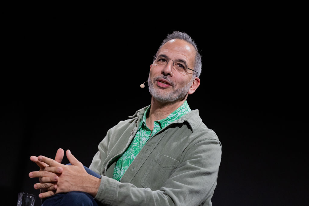 Chef e escritor, Yotam Ottolenghi discute comida afetiva em novo livro