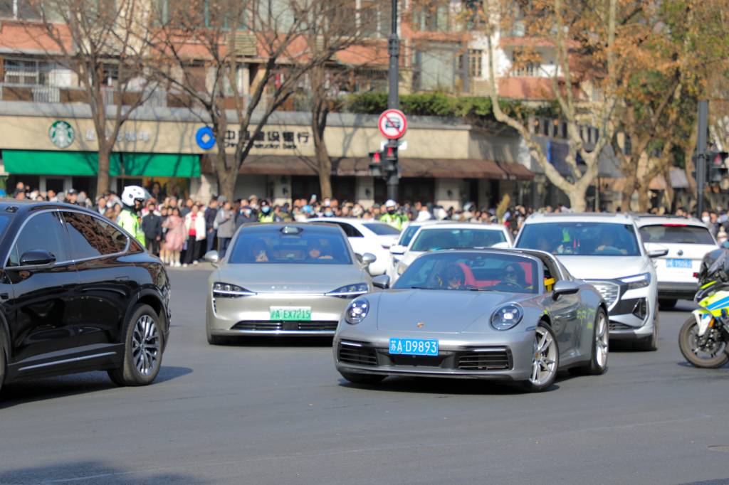 Cinco curiosidades sobre a frota de carros de Xangai, na China
