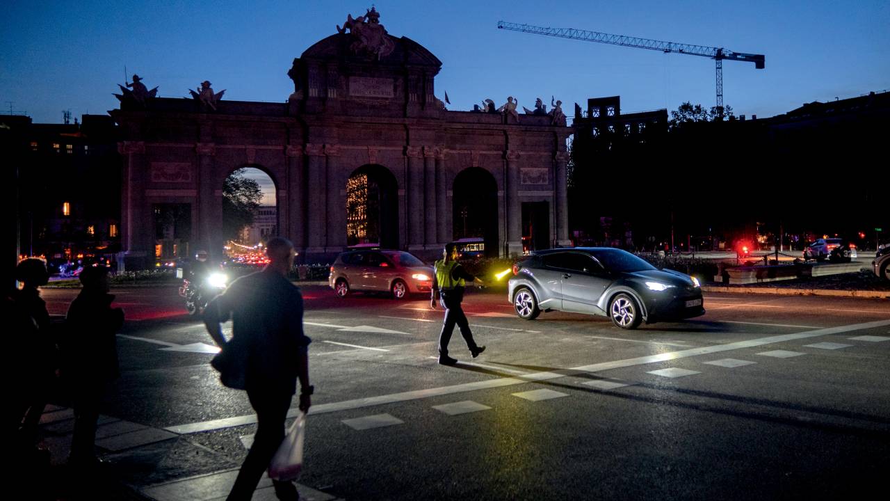 SPAIN - APRIL 28: Mass Electrical Outage. (Photo By Alejandro Martinez Velez/Europa Press via Getty Images)