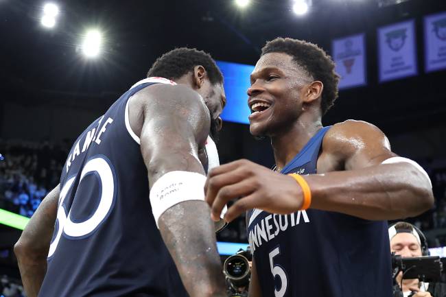 Golden State Warriors v Minnesota Timberwolves – Game Five MINNEAPOLIS, MINNESOTA - MAY 14: Julius Randle #30 and Anthony Edwards #5 of the Minnesota Timberwolves celebrate after defeating the Golden State Warriors in Game Five of the Western Conference Second Round NBA Playoffs at Target Center on May 14, 2025 in Minneapolis, Minnesota. NOTE TO USER: User expressly acknowledges and agrees that, by downloading and or using this photograph, User is consenting to the terms and conditions of the Getty Images License Agreement.