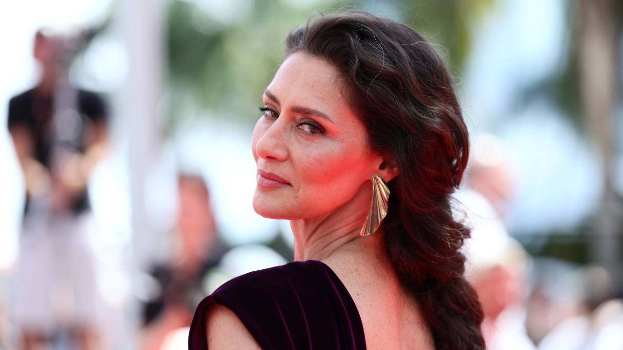 Maria Fernanda Candido no tapete vermelho do Festival de Cannes para estreia de 'O Agente Secreto'
