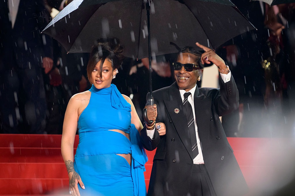 Como os looks de Rihanna inspiram as futuras mamães?