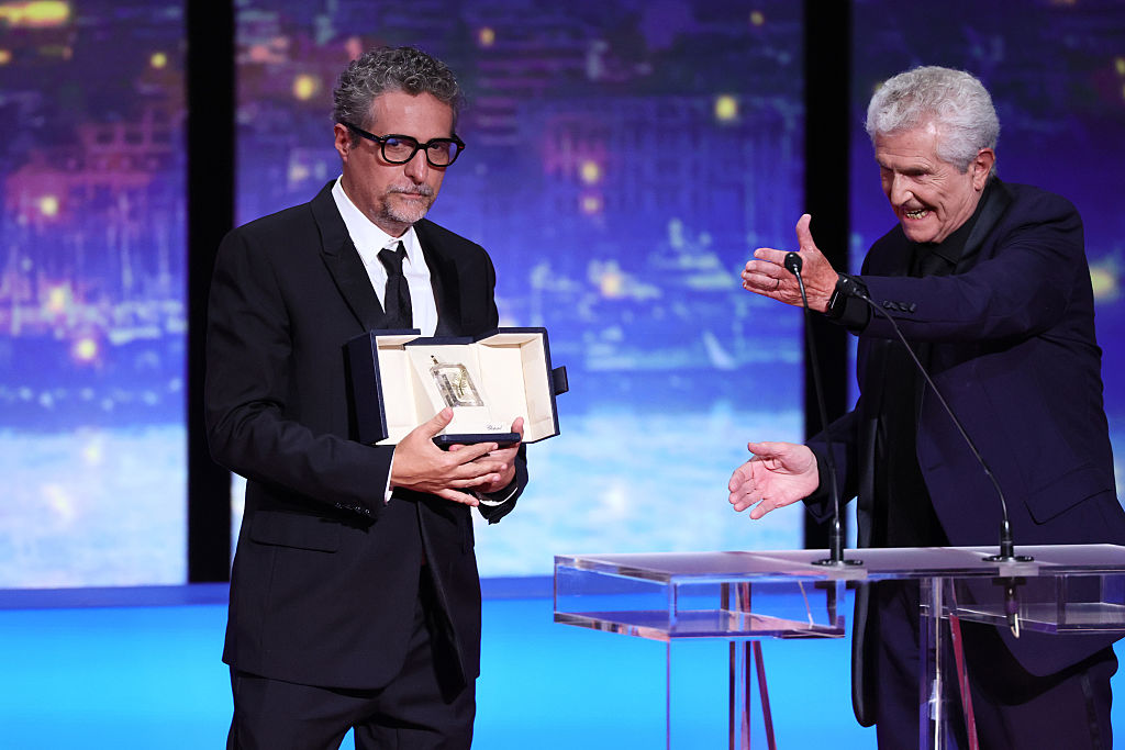 Kleber Mendonça Filho ganha prêmio de melhor diretor no Festival de Cannes por 'O Agente Secreto' -