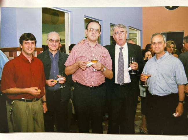Gqd-78VW0AEPrNG Robert Francis Prevost em visita ao Brasil, em 2004. -
