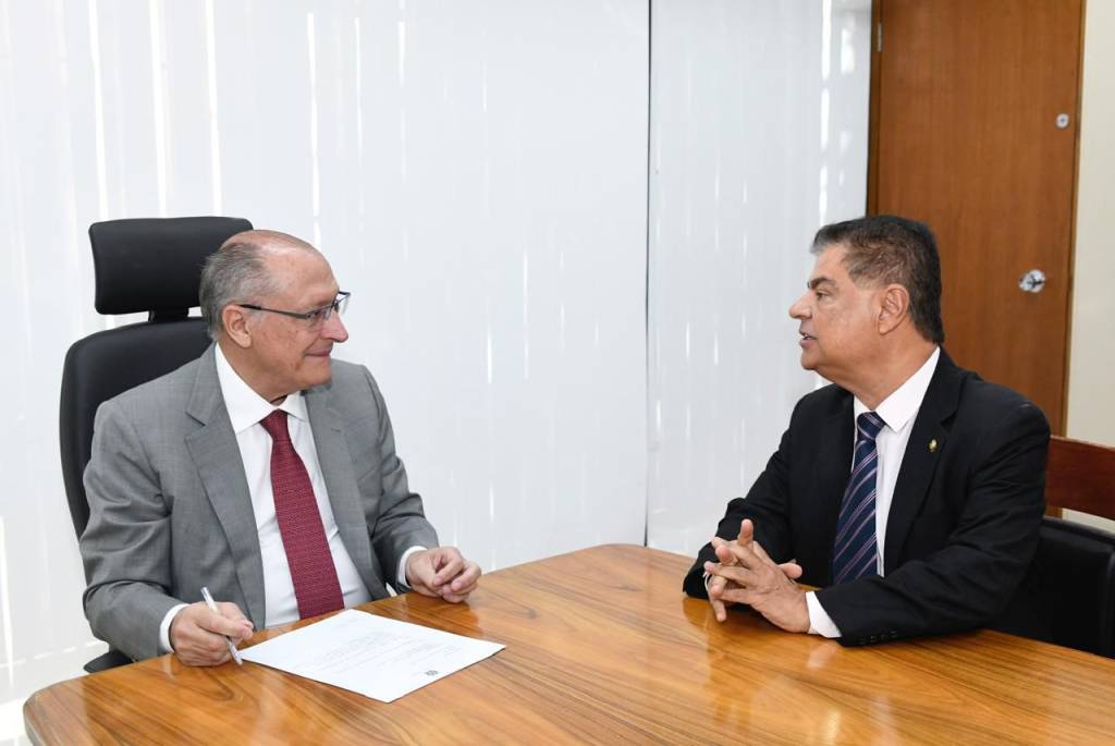 Senado define missão para discutir tarifaço com congressistas dos EUA