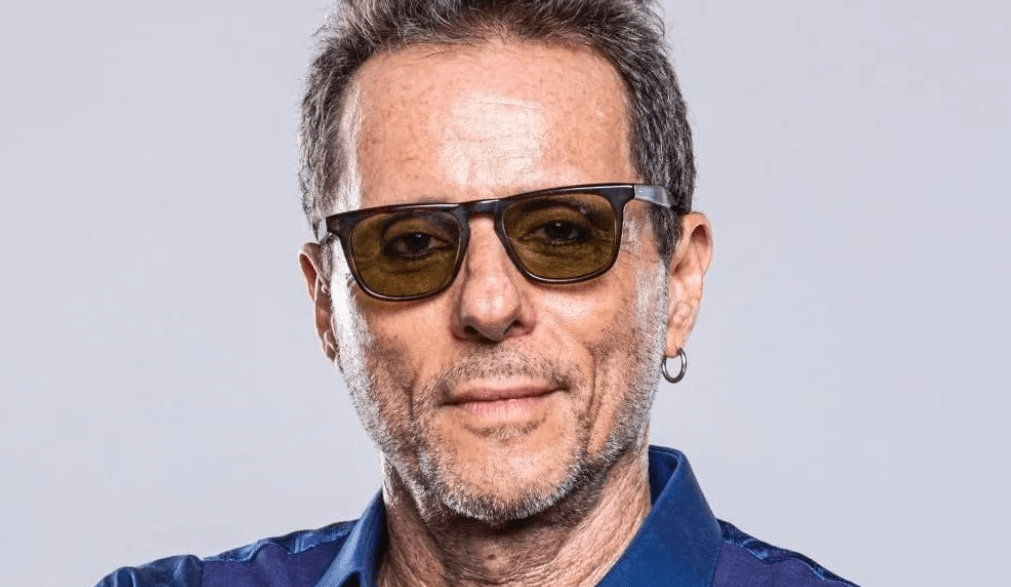 Tony Bellotto, dos Titãs, recebe alta do hospital após cirurgia