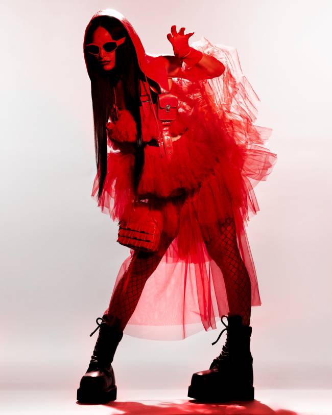 Sabrina Sato look Lady Gaga Sabrina Sato investe em look 'puro sangue' para show de Lady Gaga