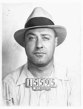George 'Machine Gun' Kelly, prisioneiro de Alcatraz entre 1951 e 1954.