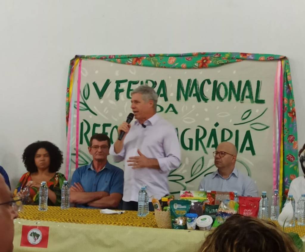 ‘Terras têm que ser destinadas à reforma agrária’, diz ministro de Lula