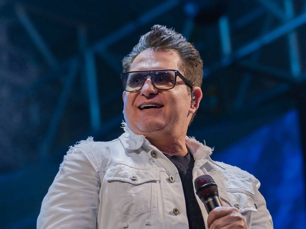 Cantor Marrone surge irreconhecível na Globo após acidente