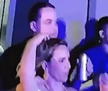 Casado, prefeito de Vitória é flagrado em clima de romance com vice