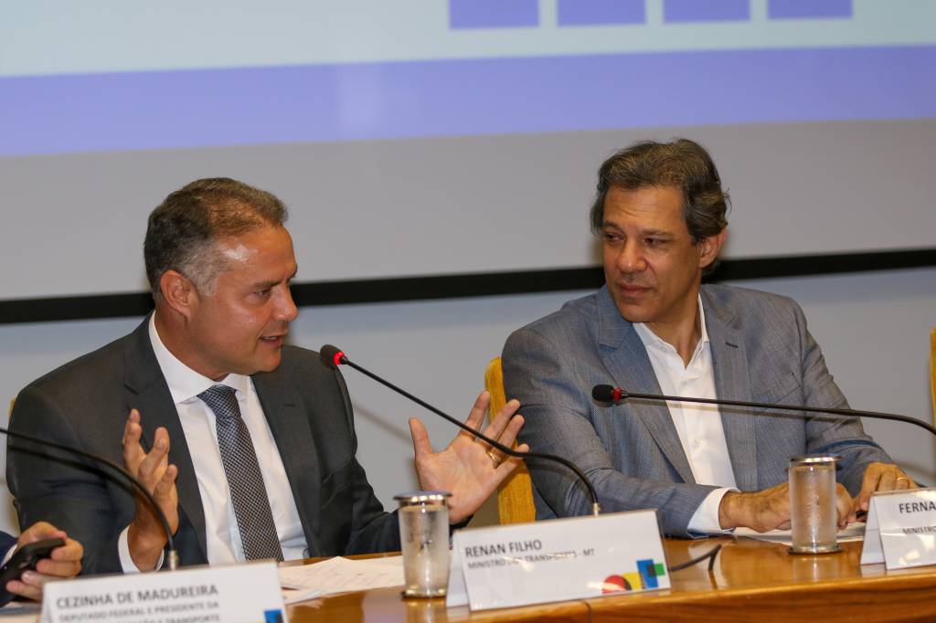 Governo vai aumentar IOF para ter arrecadação maior, diz ministro