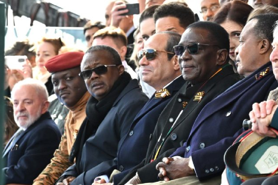 Os presidentes do Brasil, Luiz Inácio Lula da Silva; de Burkina Faso, Ibrahim Traoré; da Guiné-Bissau, Umaro Sissoco Embaló; do Egito, Abdel Fattah al-Sisi; do Zimbábue, Emmerson Mnangagwa; e da República do Congo, Denis Sassou Nguesso