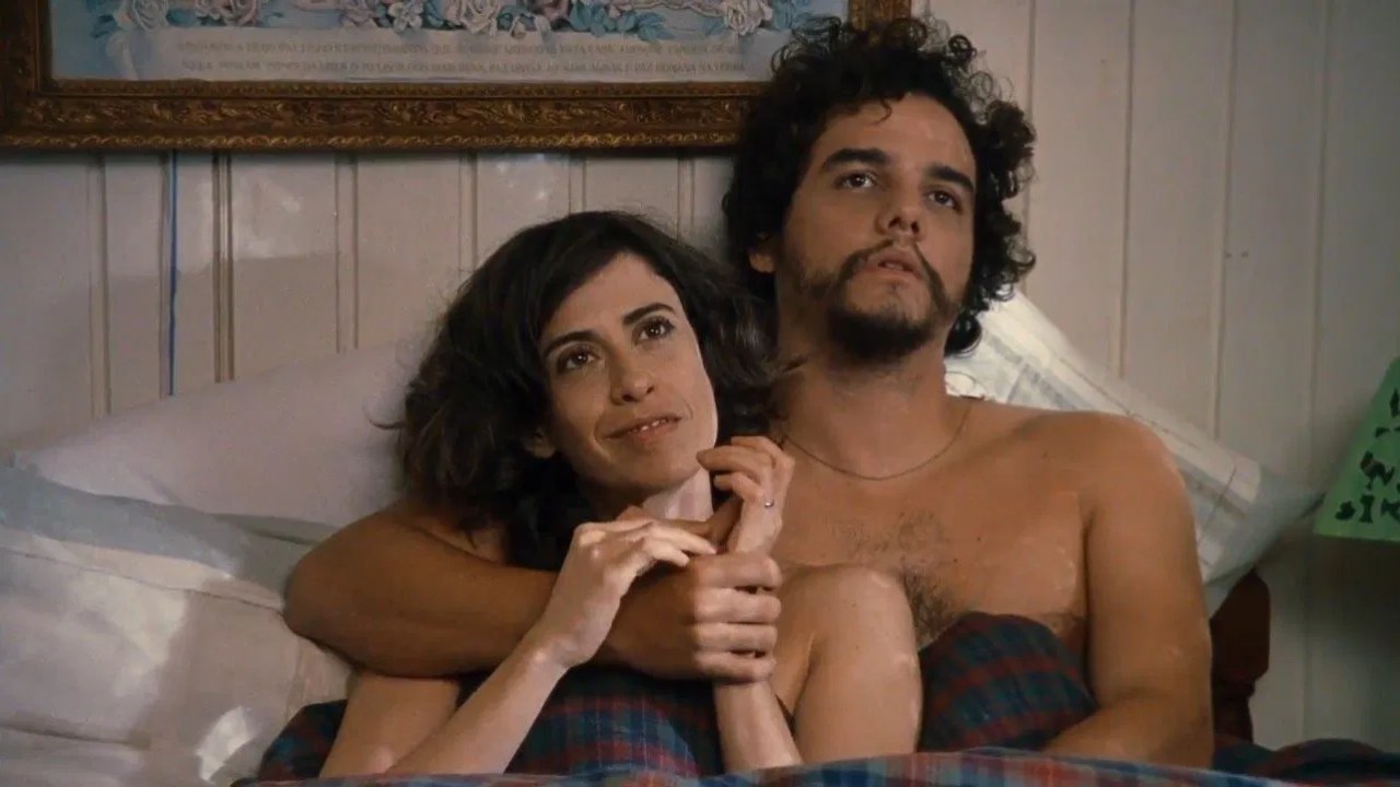 Fernanda Torres e Wagner Moura em 'Saneamento Básico'