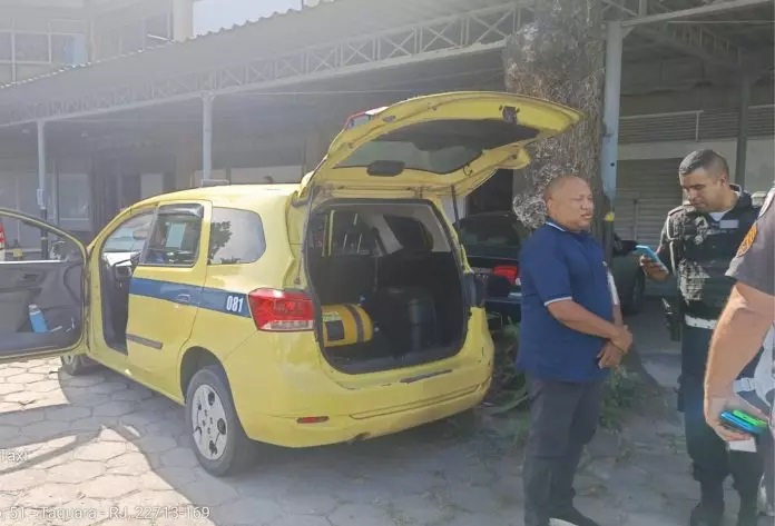 Taxista é preso no Rio após cobrar mais de 700 reais de turista por corrida