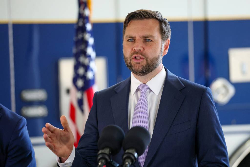 Vice de Trump sugere que estoque de urânio do Irã pode estar intacto, apesar de ataques