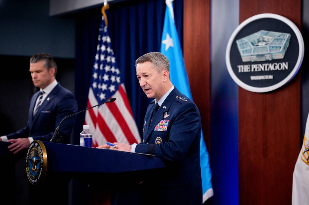 Estados Unidos dizem que ataque foi estratégico e descartam mudança de regime no Irã