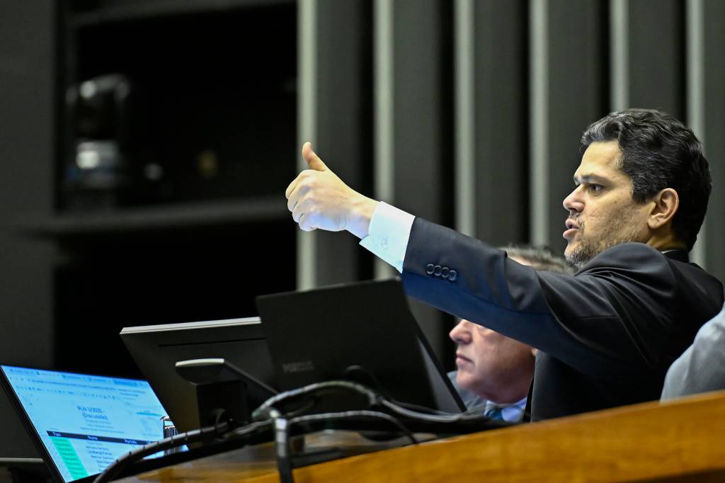 Alcolumbre celebra avanço em estudos sobre petróleo na Margem Equatorial