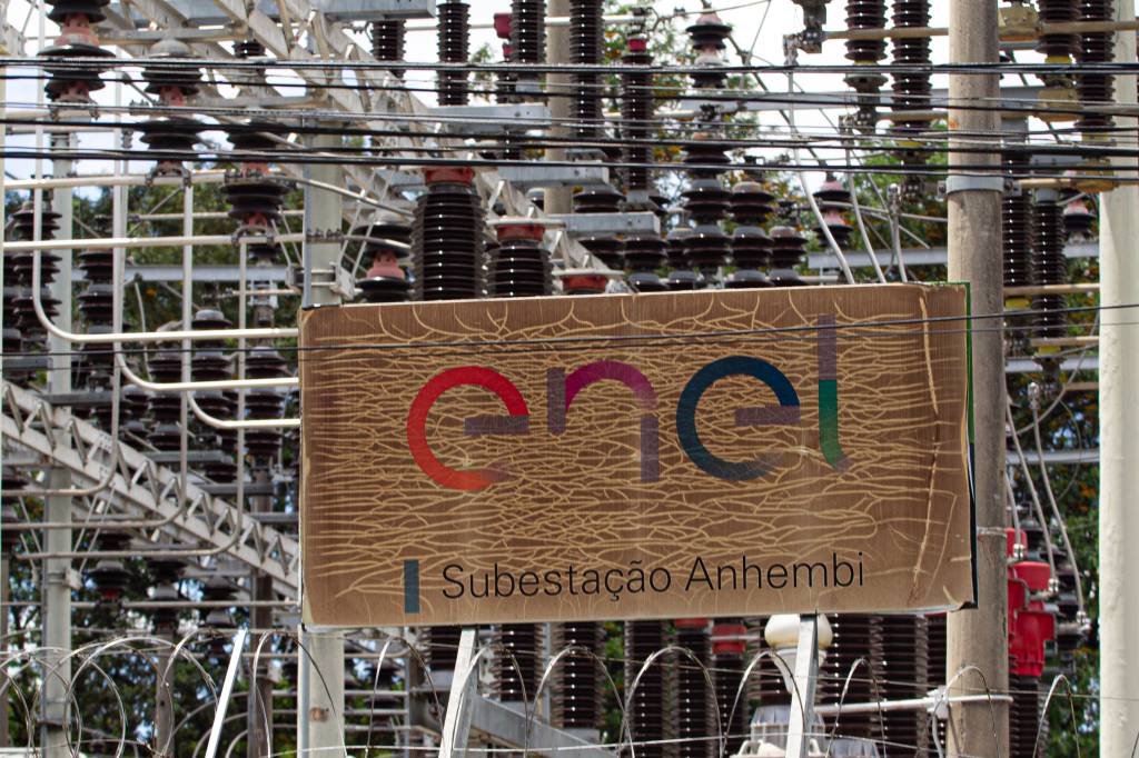 Enel responde à crítica de Tarcísio sobre contrato de concessão e falta de investimento