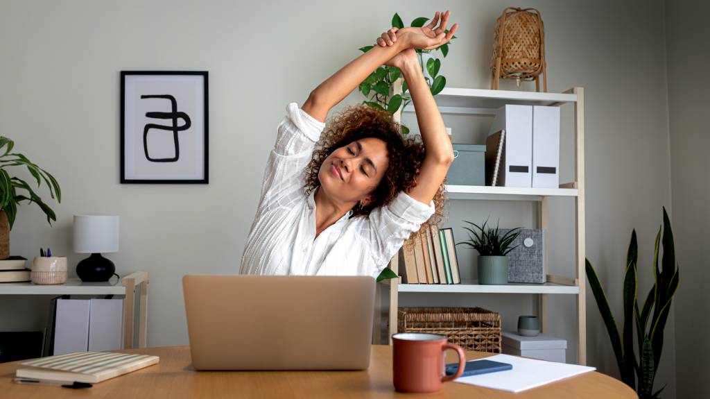Trabalhador pode ser monitorado em home office? Saiba que diz a lei