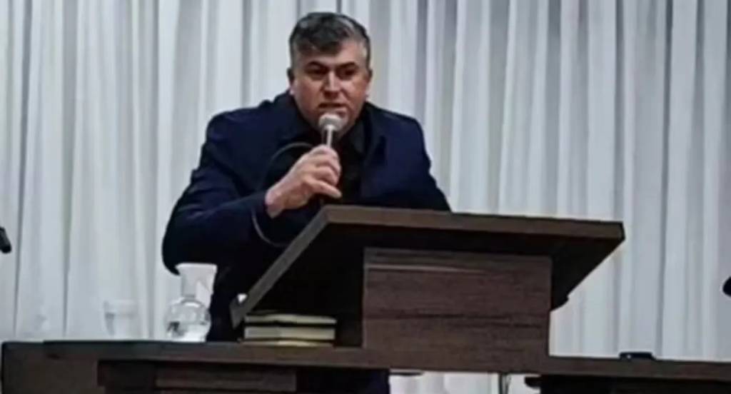 Vídeo: Pastor de Santa Catarina morre em culto transmitido ao vivo