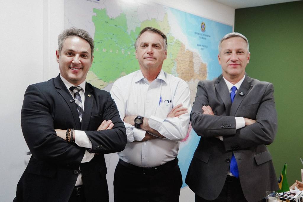 Estão tentando destruir Bolsonaro a qualquer custo, diz vice-líder do PL