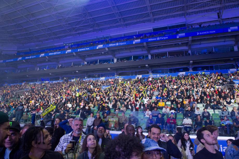 Público presente para acompanhar o evento, em São Paulo