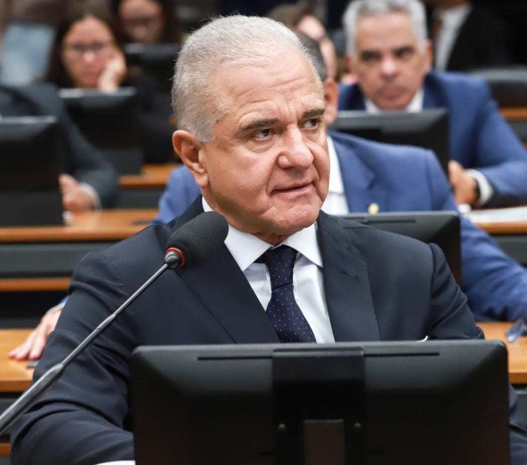 Deputados se articulam por PEC que pode gerar economia de até R$ 1,12 tri