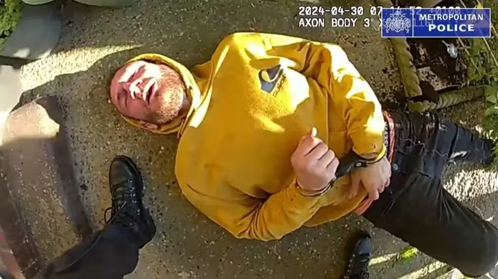 Brasileiro é condenado por matar adolescente com espada em Londres