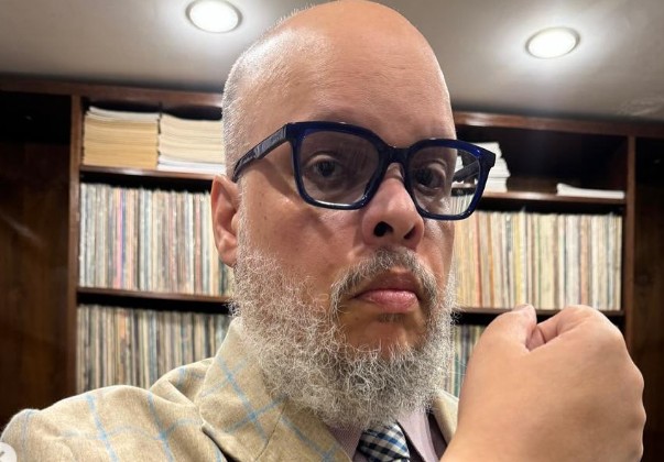 Ed Motta volta a criticar público brasileiro em declaração polêmica