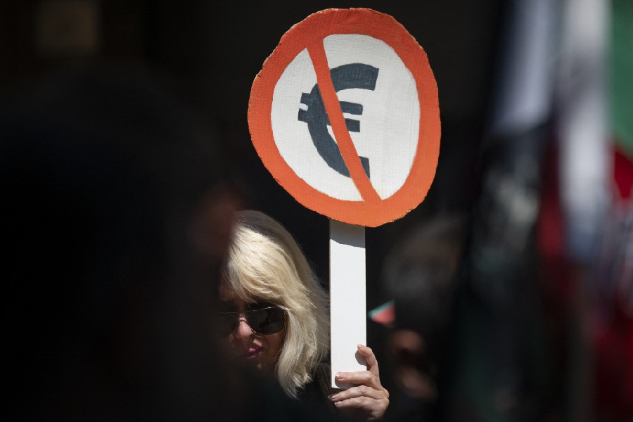 Por que um país seria contra adotar o euro? Moeda não é unanimidade