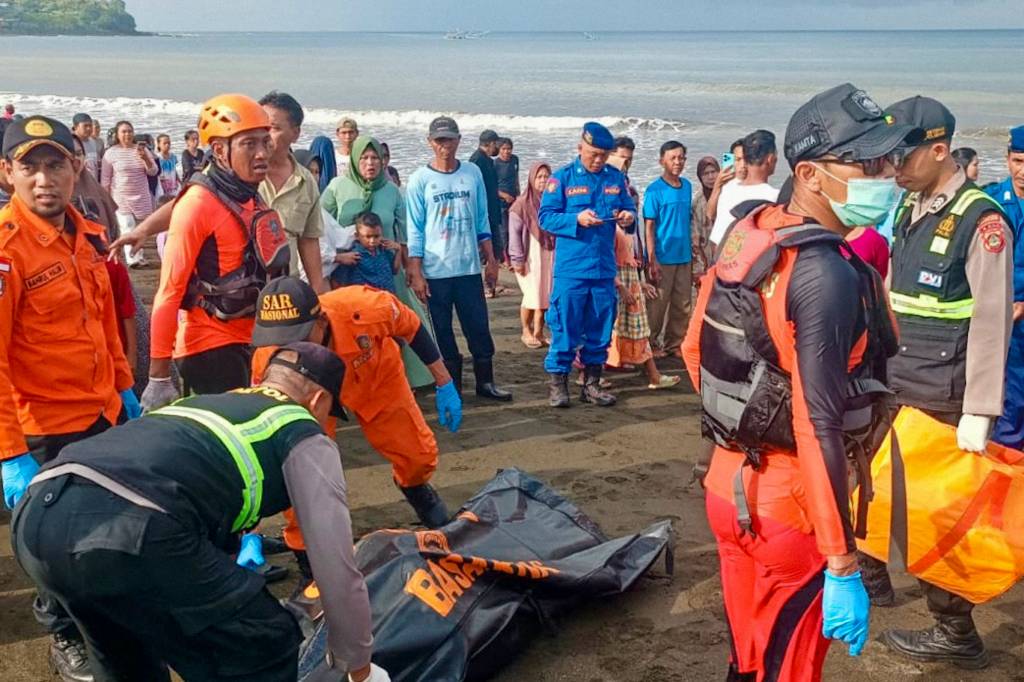 Balsa afunda em Bali e deixa ao menos cinco mortos; dezenas seguem desaparecidos