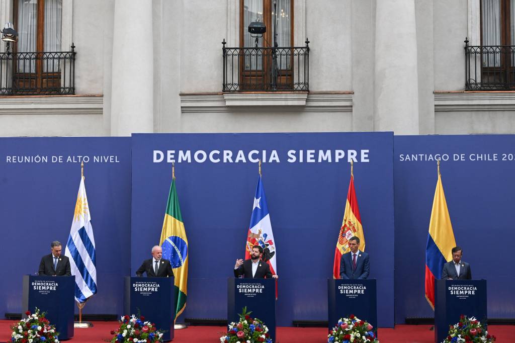 Lula prega união de governos e sociedade civil contra intervencionismo