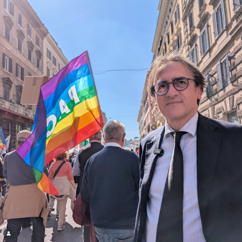 Angelo Bonelli, deputado da coalizão Aliança Verdes e Esquerda da Itália.