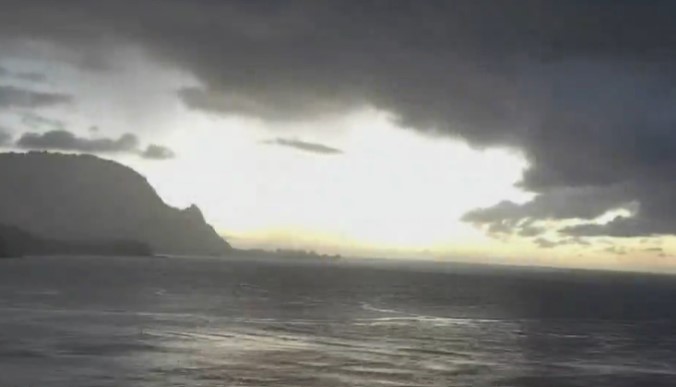 Tsunami no Havaí: vídeo impressionante mostra mar recuando mais de 30 metros antes da onda