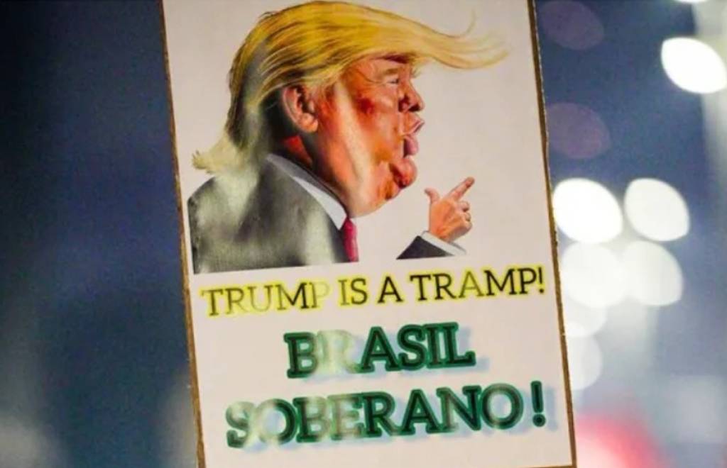 Charge publicada por fundação ligada ao PT chama Donald Trump de “vagabundo”