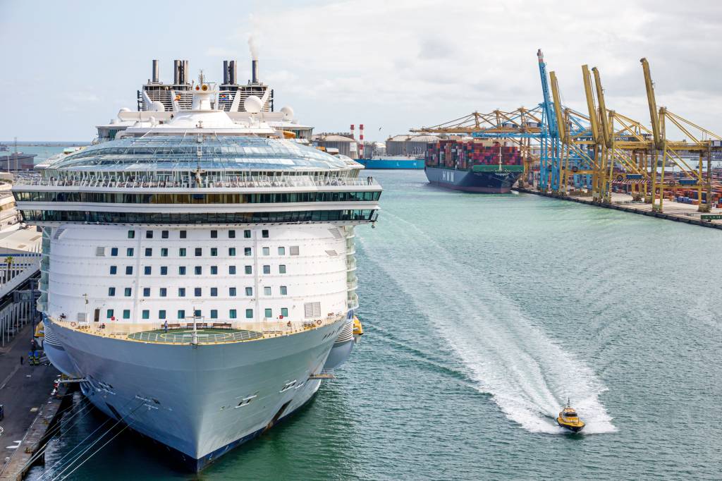 Contra turismo de massa, Barcelona vai fechar dois terminais de cruzeiros