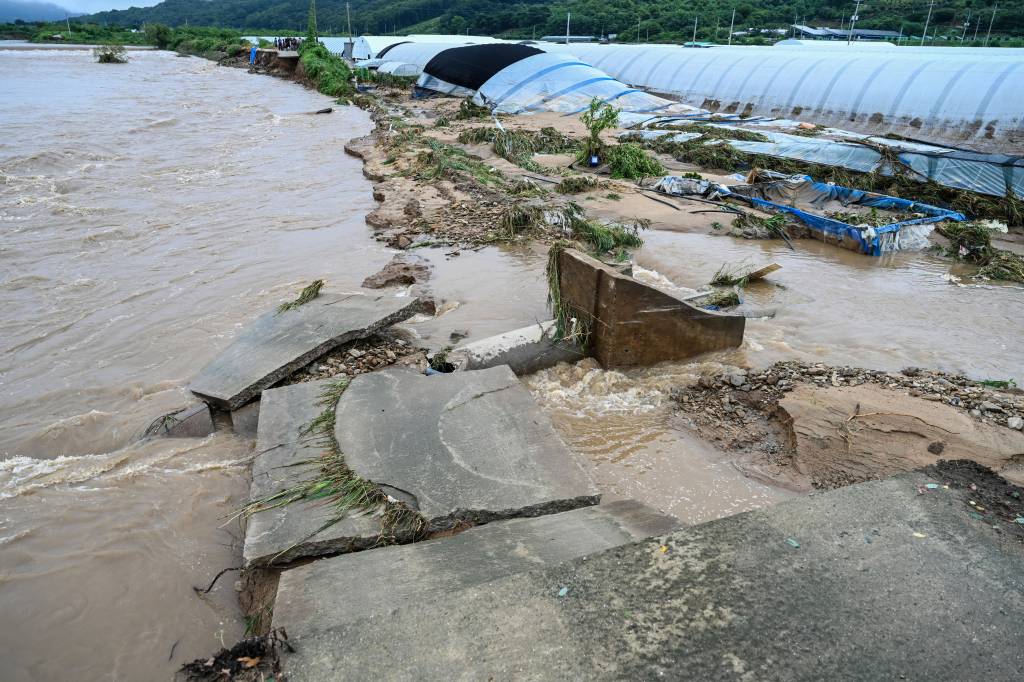 Fortes chuvas deixam quatro mortos e mais de mil desabrigados na Coreia do Sul