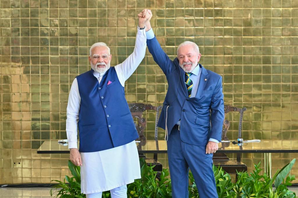Ao lado de Modi, Lula volta a criticar ameaças de Trump ao Brics: ‘Não aceitamos intromissão’