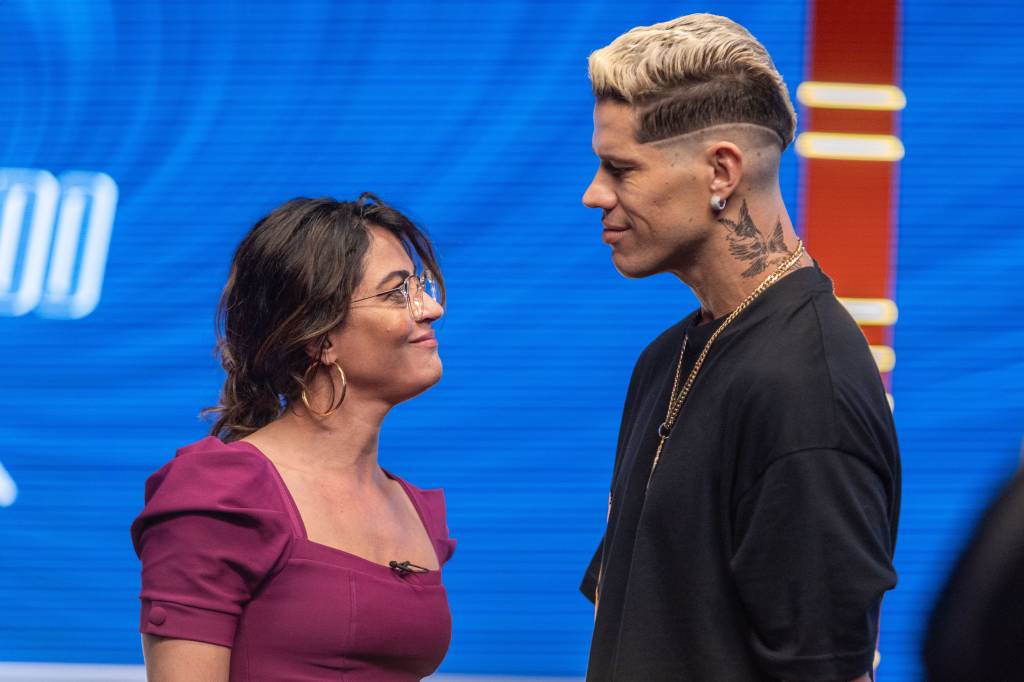 ‘Jogo Cruzado’: série explora bastidores do futebol e da TV esportiva