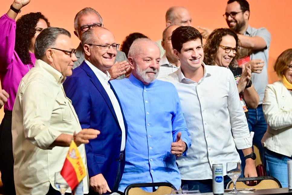 PSB considera fim de aliança com PT se Lula tentar palanque duplo em PE