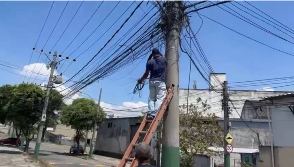 Com a exploração do ramo de internet pelo crime, Anatel muda regra de autorização para asfixiar filão