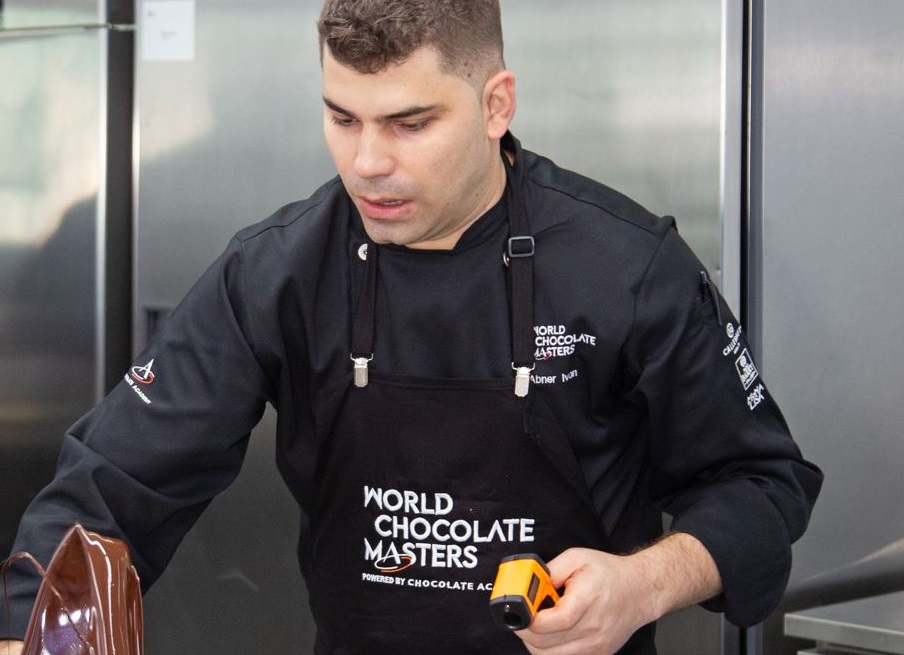 Conheça o brasileiro que vai concorrer ao melhor chocolatier do mundo